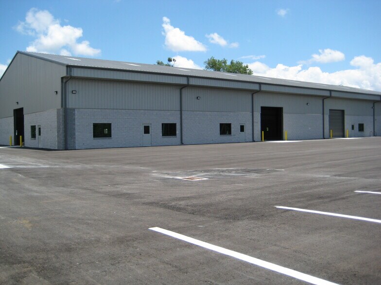 More Photos Of 357 W 4th St, Apopka Warehouse For Lease