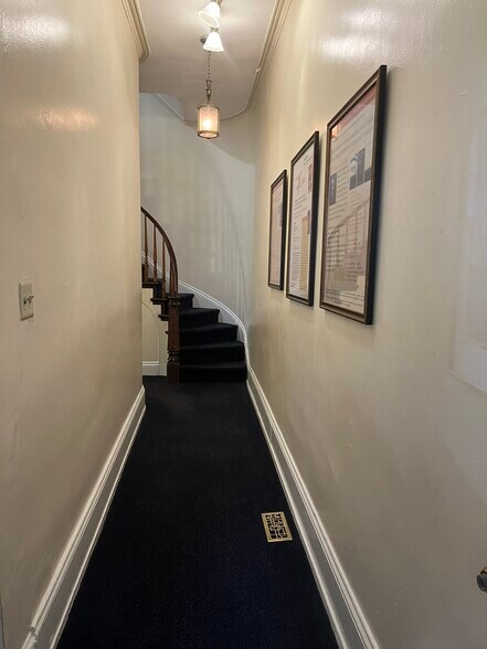 More Photos Of 313 S 16th St, Philadelphia Office For Sale