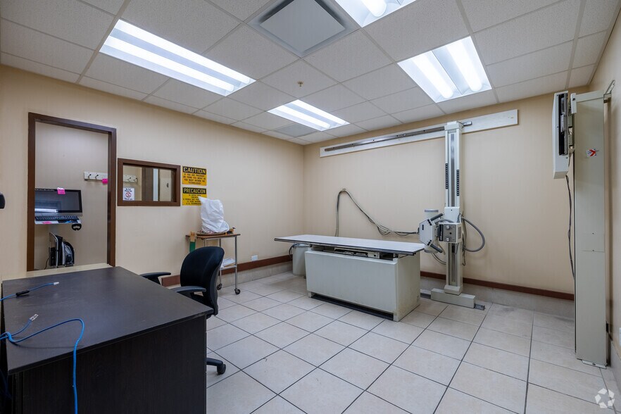 More Photos Of 2814 14th Ave SE, Ruskin Healthcare For Sale