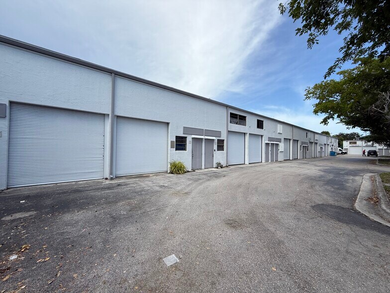 More Photos Of 1769-1791 Blount Rd, Pompano Beach Warehouse For Lease