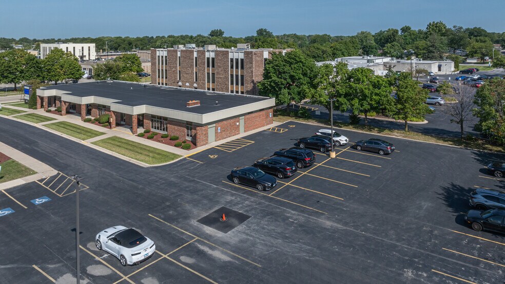 More Photos Of 302 N Hammes Ave, Joliet Medical For Lease