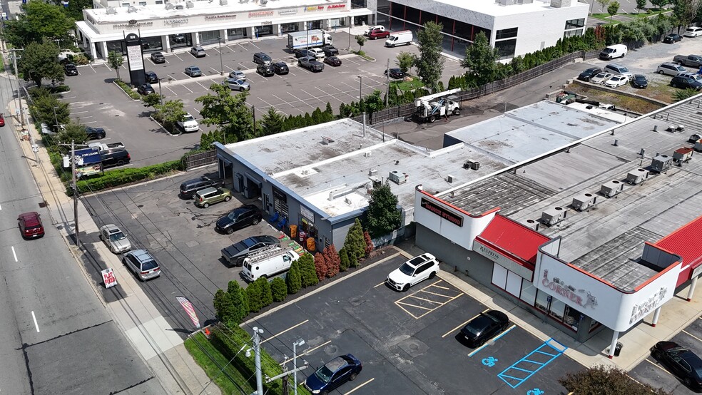 More Photos Of 1850 E Jericho Tpke, Huntington Auto Repair For Sale