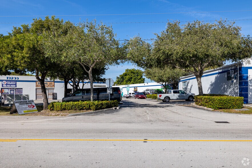 More Photos Of 19200 SW 106th Ave, Miami Light Manufacturing For Lease
