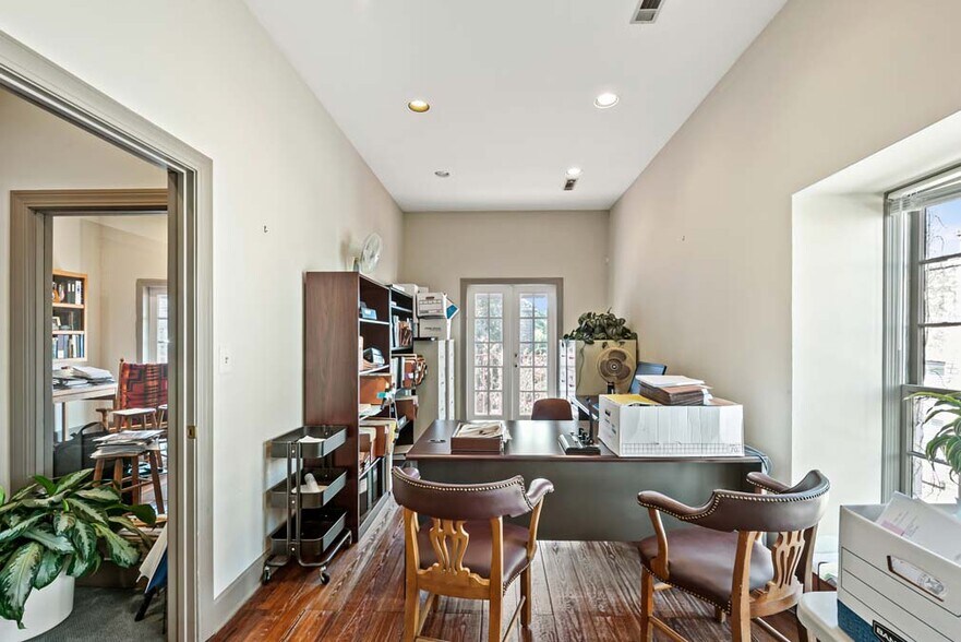 More Photos Of 11 Broad St, Charleston Office Residential For Lease