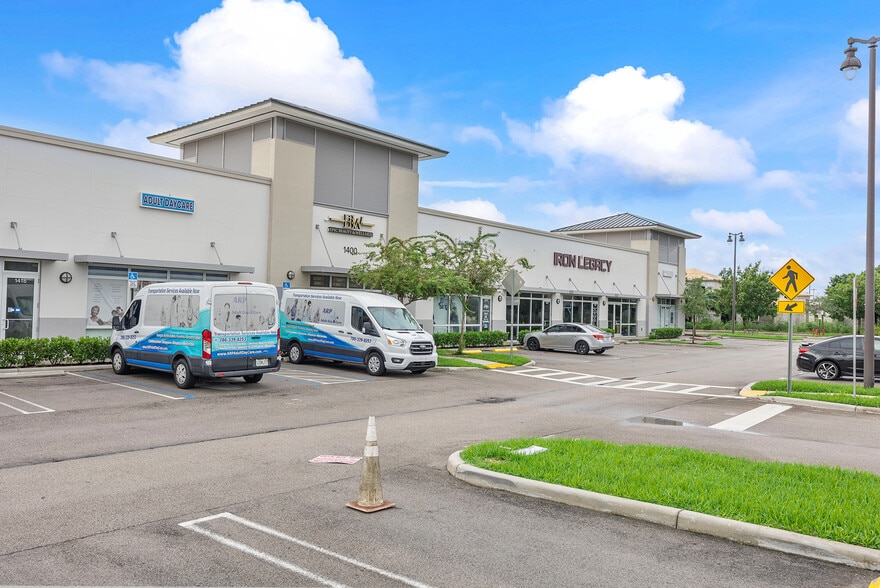 More Photos Of 1400-1420 NE 8th St, Homestead Storefront For Lease