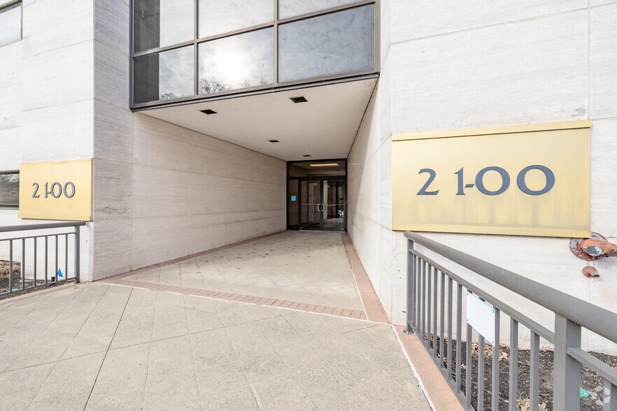 More Photos Of 21-00 State Route 208, Fair Lawn Office For Lease