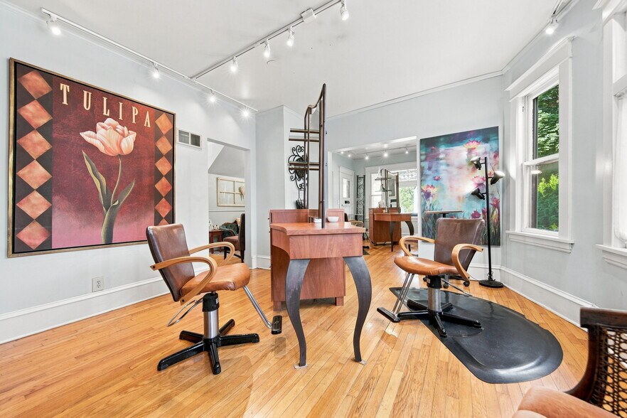 More Photos Of 1208 Grand Ave, Saint Paul Storefront Retail Office For Sale