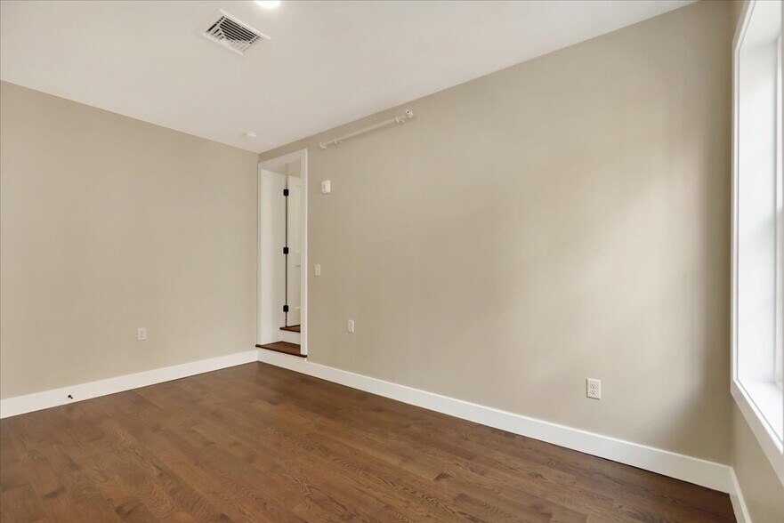 More Photos Of 241 S 5th St, Reading Apartments For Sale