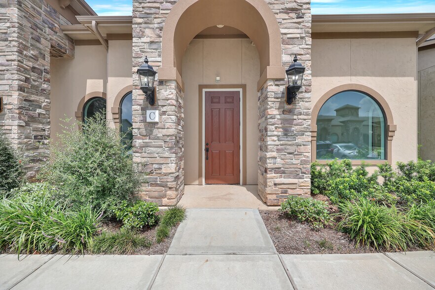 More Photos Of 284 Ed English Dr, Shenandoah Medical For Sale