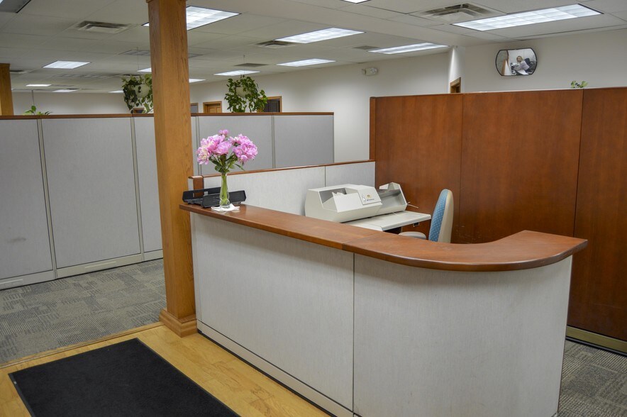 More Photos Of 9600 Main St, Clarence Medical For Sale