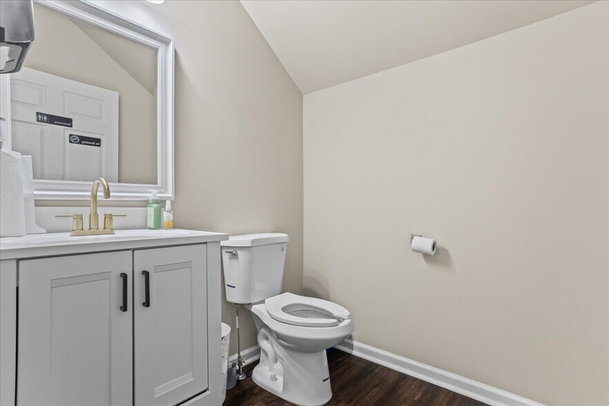 More Photos Of 889 Commerce Dr Sw, Conyers Loft Creative Space For Sale