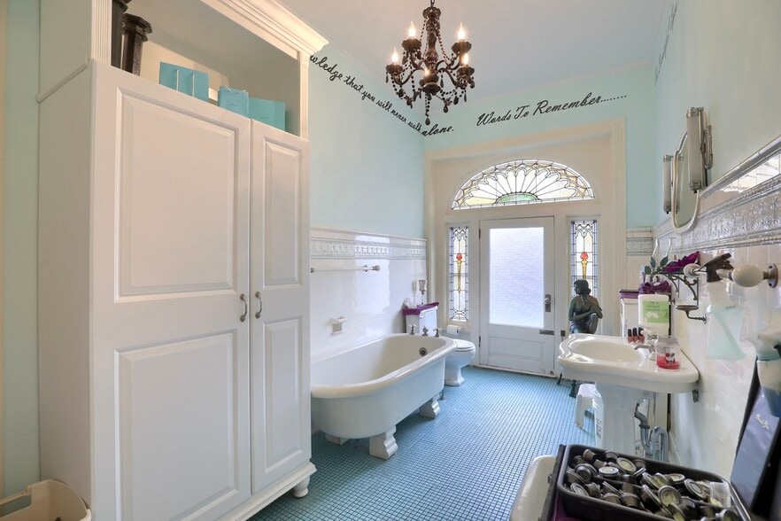 More Photos Of 802 N Duke St, Lancaster Office For Sale