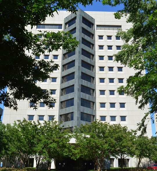 More Photos Of 1 Allied Dr, Little Rock Office For Sale