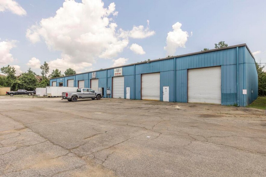 Primary Photo Of 808 Industrial Way, Warner Robins Warehouse For Lease