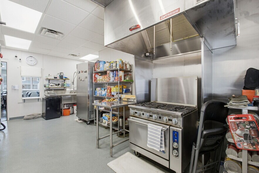More Photos Of 915 N H St, Fremont Assisted Living For Sale