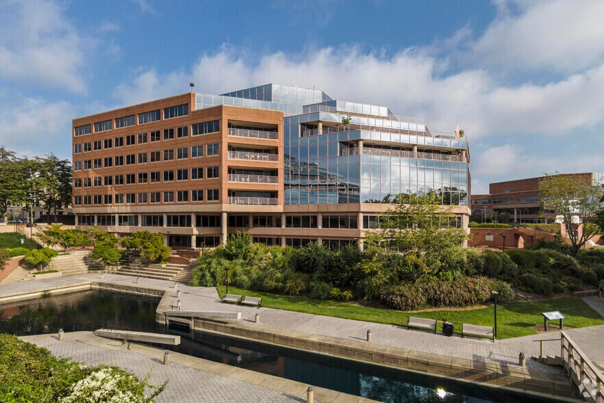 More Photos Of 44 Canal Center Plz, Alexandria Office For Lease