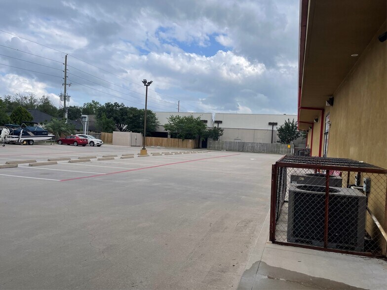 More Photos Of 1717 S Mason Rd, Katy Freestanding For Lease