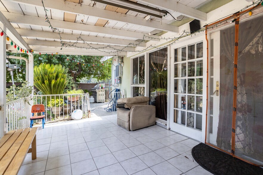 More Photos Of 6402 Graves Ave, Van Nuys Apartments For Sale