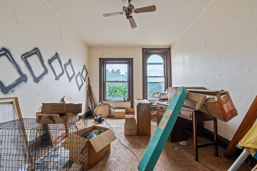 More Photos Of , Utica Unknown For Sale