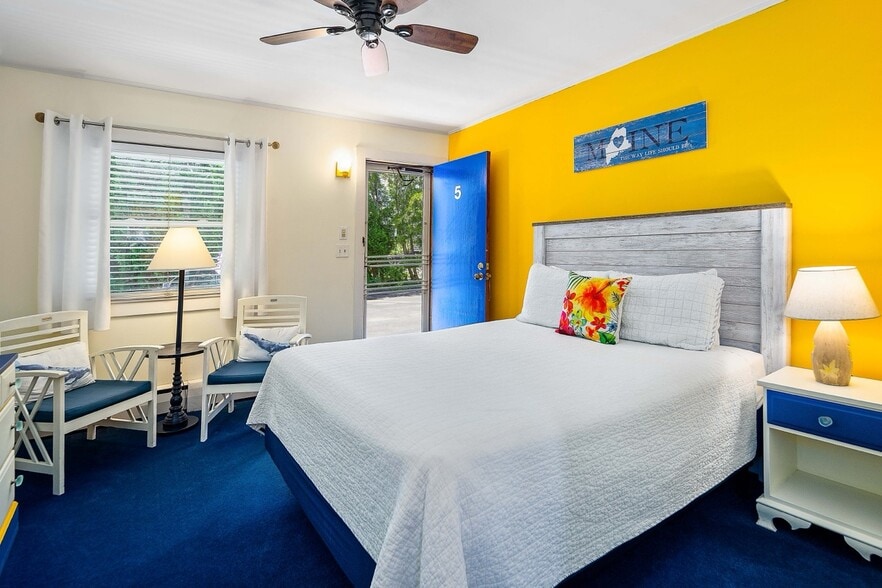 More Photos Of 68 Elm St, Camden Hotel For Sale