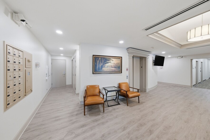 More Photos Of 150 W Half Day Rd, Buffalo Grove Medical For Lease