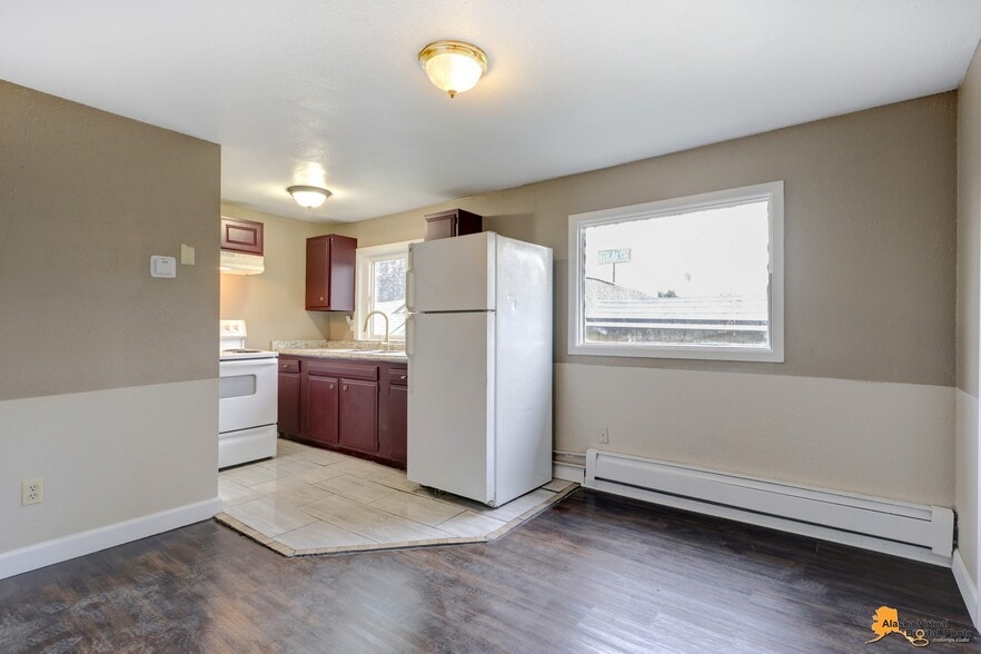 More Photos Of 1335 Hyder St, Anchorage Apartments For Sale
