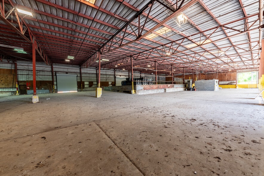 More Photos Of 164 Eyster Rd, Halltown Manufacturing For Lease