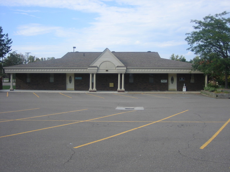 Primary Photo Of 145 Rochdale Dr S, Rochester Hills Medical For Lease