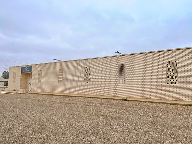More Photos Of 704 N 13th St, Lamesa Self Storage For Sale