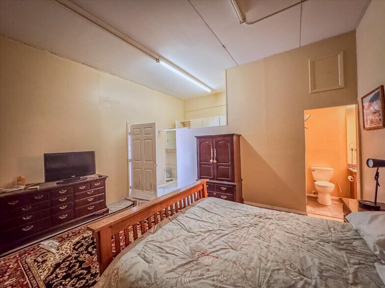 More Photos Of 17671-17681 San Carlos Blvd, Fort Myers Marina For Sale