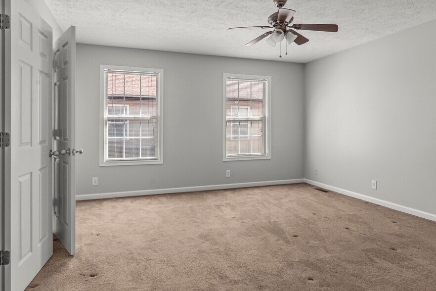 More Photos Of 162 Condor Ct, Clarksville Apartments For Sale