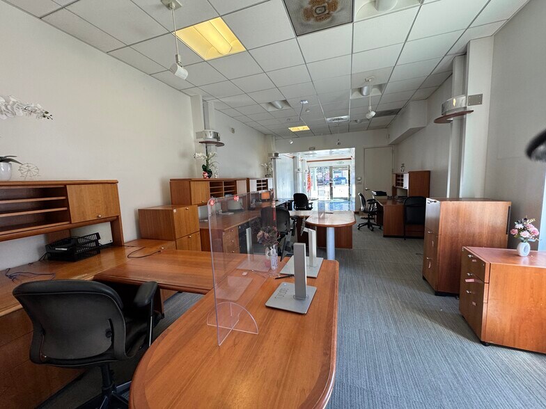 More Photos Of 5498 Geary Blvd, San Francisco Apartments For Lease