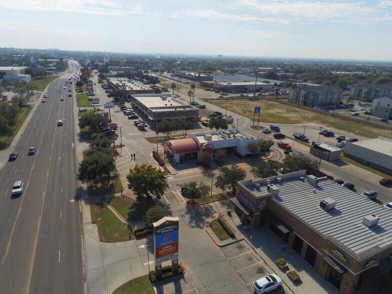 More Photos Of 5118 McPherson Rd, Laredo Fast Food For Lease