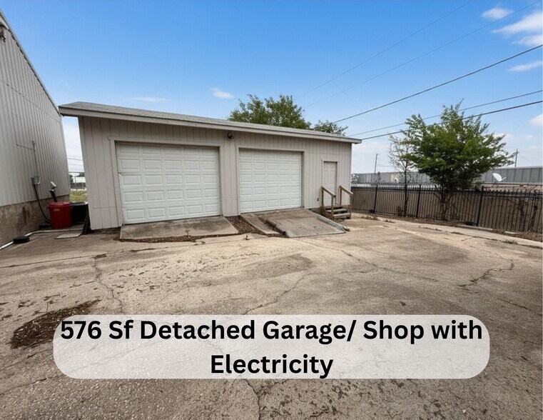 More Photos Of 3013 Joyce Dr, Fort Worth Showroom For Sale