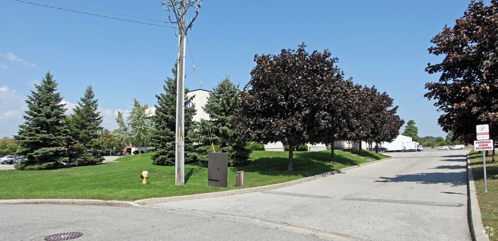 More Photos Of 1738 Orangebrook Ct, Pickering Showroom For Lease