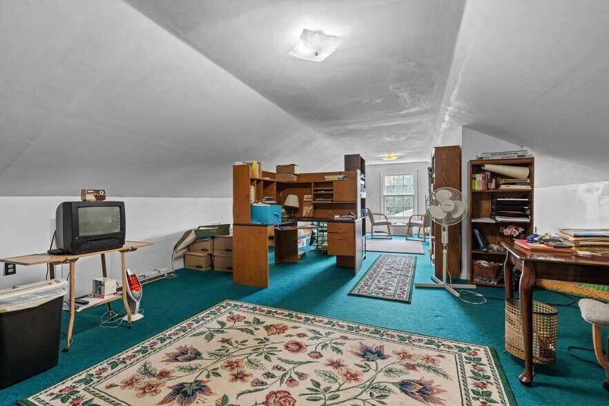 More Photos Of 120 W Main St, Wilmington Flex For Sale