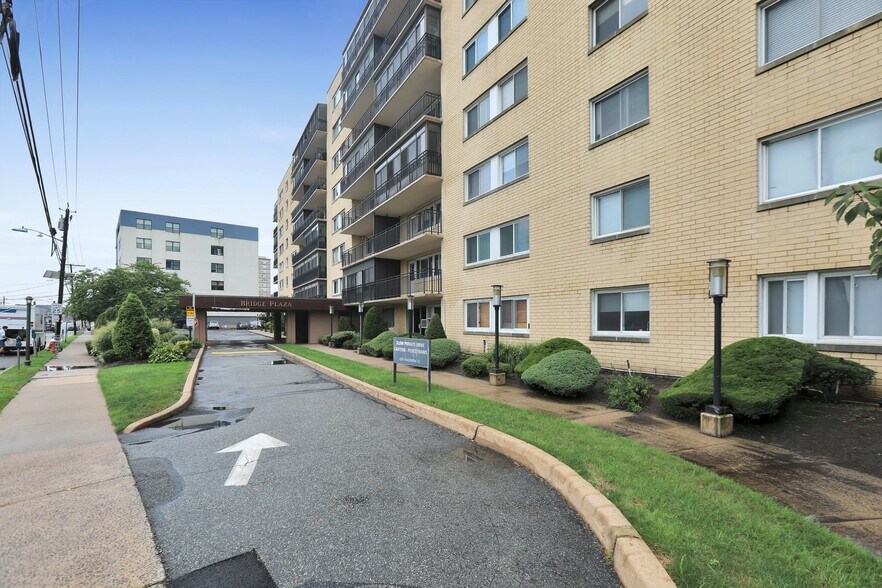 More Photos Of 2185 Lemoine Ave, Fort Lee Apartments For Sale