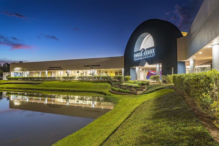 More Photos Of 14815-14863 Southwest Fwy, Sugar Land Medical For Lease