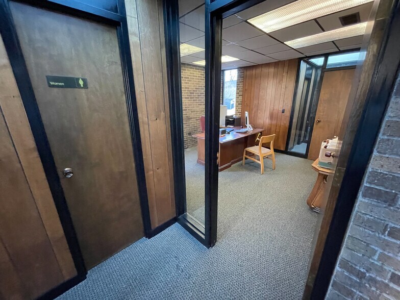 More Photos Of 1126 6th Ave, Beaver Falls Office For Lease