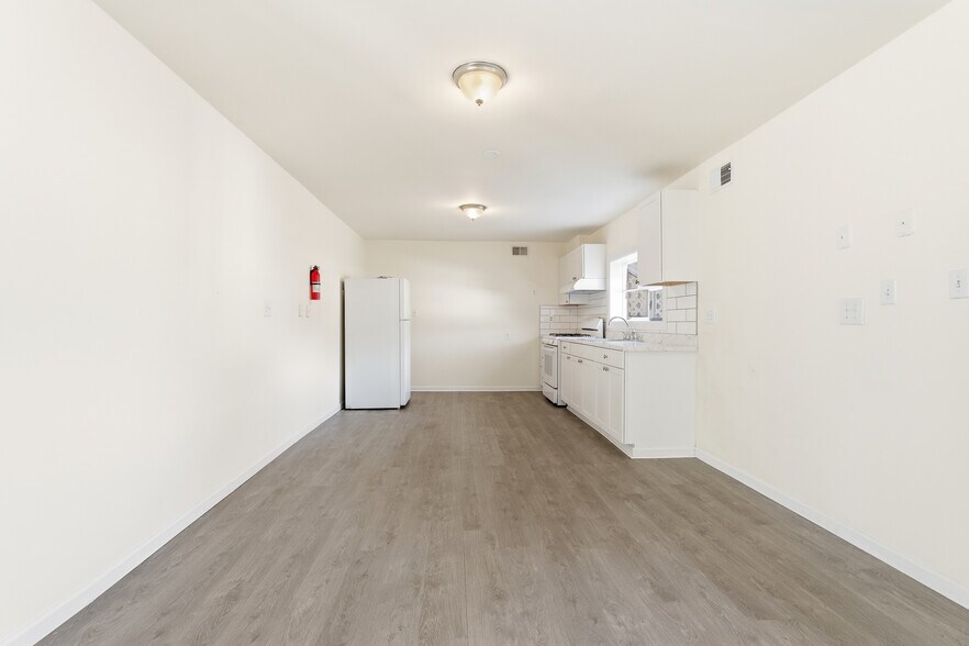 More Photos Of 1818 Oak Tree Rd, Edison Medical For Lease