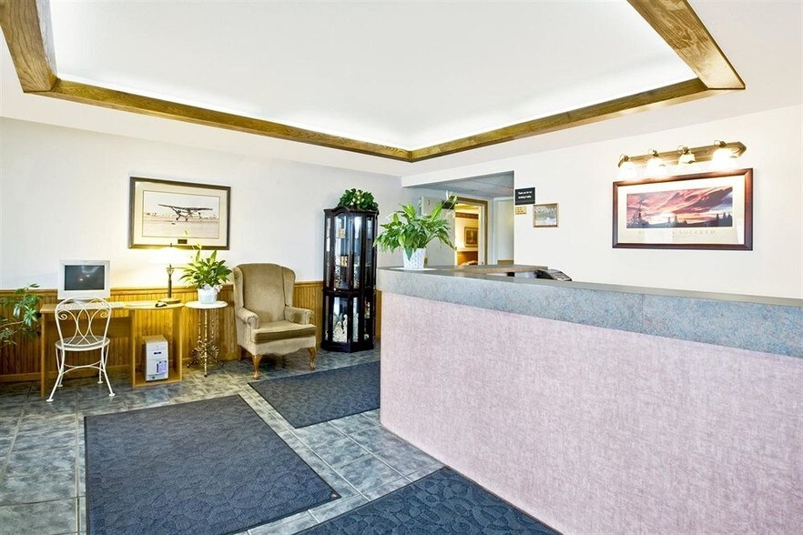 More Photos Of 1915 Highway 59 S, Thief River Falls Hotel For Sale