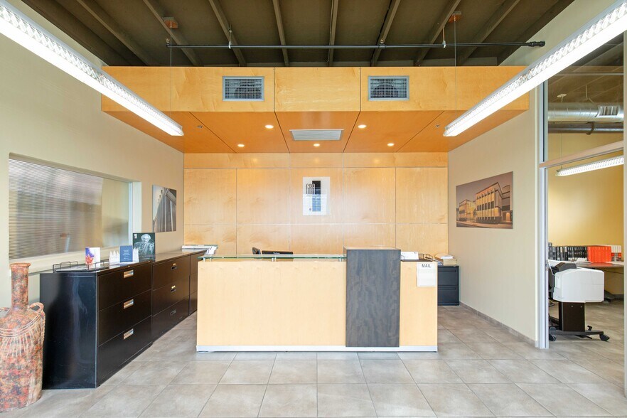 More Photos Of 205 23rd St, Sacramento Flex For Sale