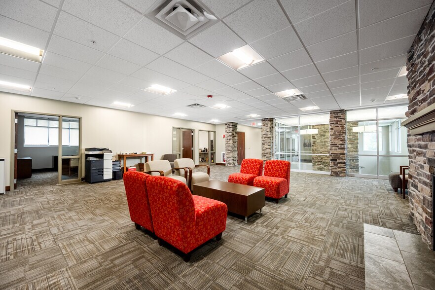 More Photos Of 3020 Orchard Park Rd, Buffalo Office For Sale