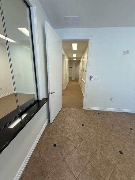 More Photos Of 455 Rice Rd, Tyler Office For Lease