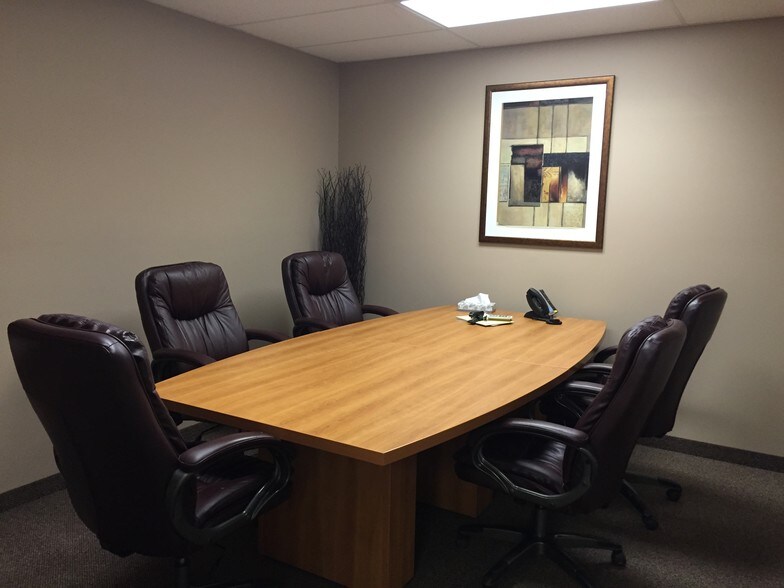 More Photos Of 32 Westwinds Cres NE, Calgary Flex For Lease