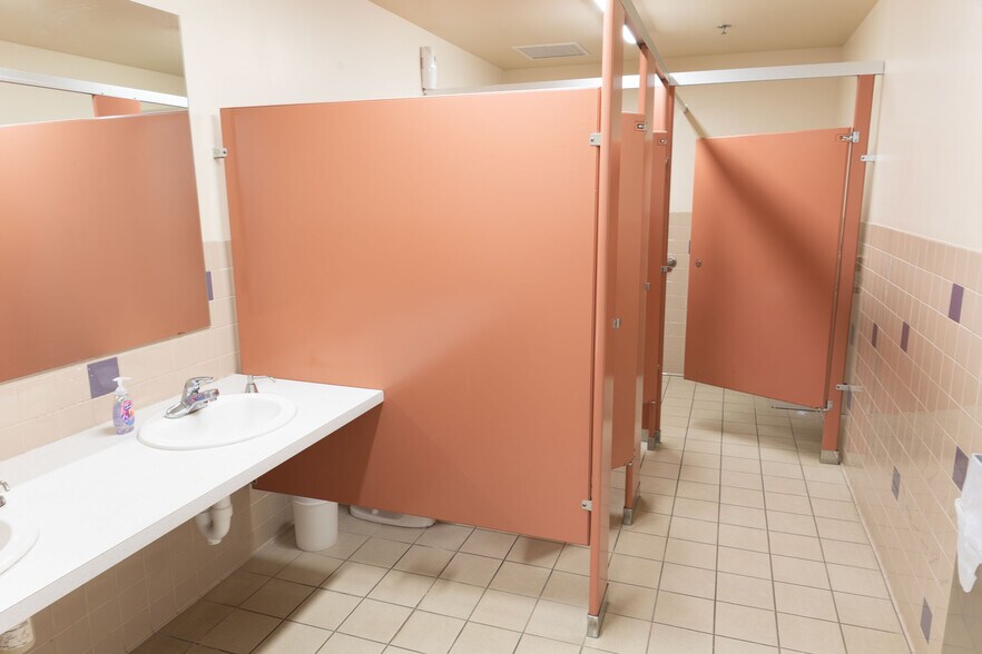 More Photos Of 6240 W 54th Ave, Arvada Research And Development For Lease