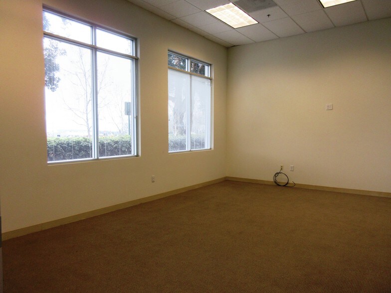 More Photos Of 909-943 Corporate Way, Fremont Research And Development For Sale