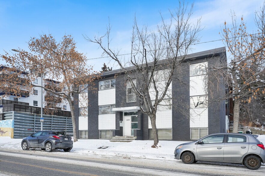More Photos Of 1624 26 Av SW, Calgary Apartments For Sale