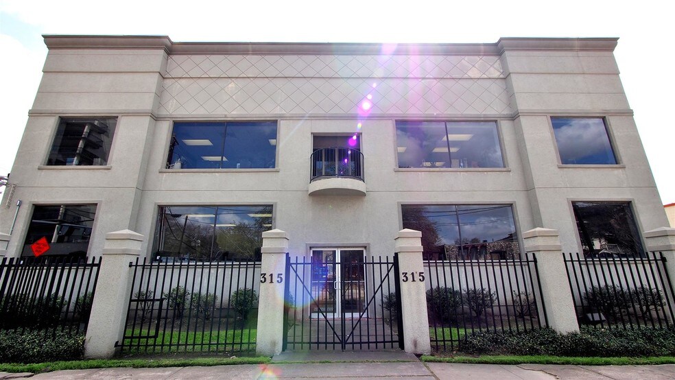 More Photos Of 315 W Alabama St, Houston Loft Creative Space For Sale