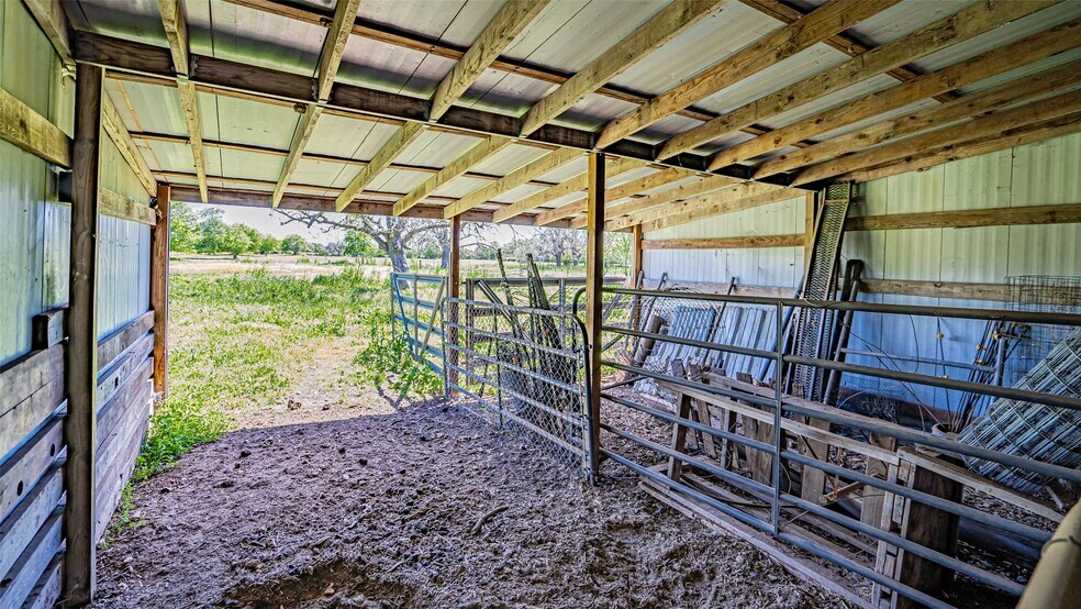 More Photos Of 2546 N Highway 144, Glen Rose Land For Sale